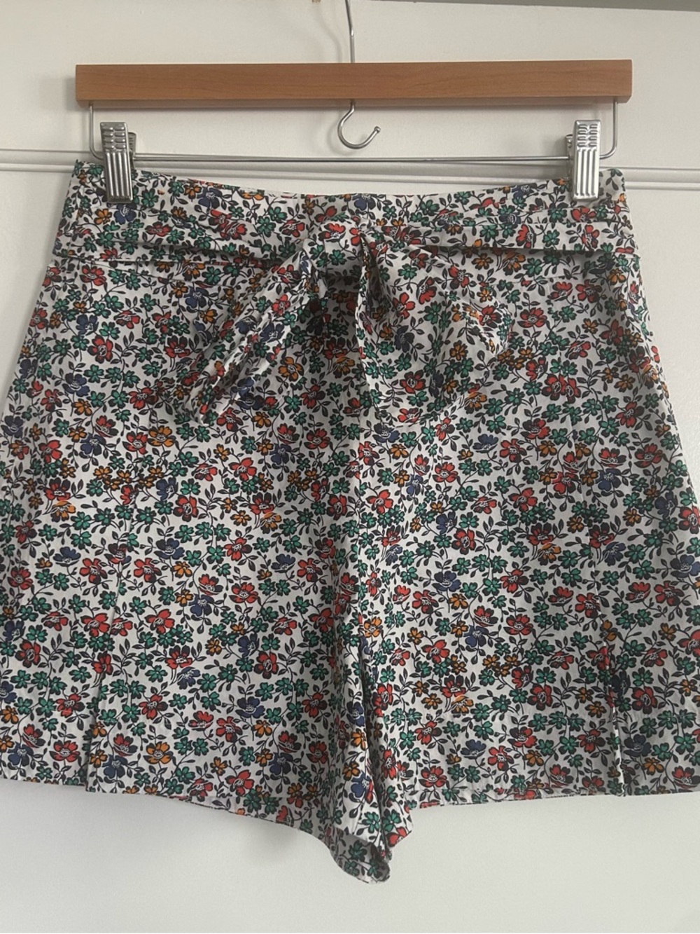 J CREW Floral Tie-Waist Women's Shorts - White Multi